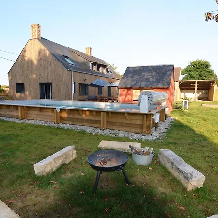 Maison Familiale Avec Piscine Chauffee, Salle De Jeux Et Grand Jardin - 5 Chambres, 15 Couchages - Fr-1-410-340 Nyaraló *