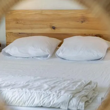 Changé, 6 Pièces, 15 Personnes - Fr-1-410-340 *