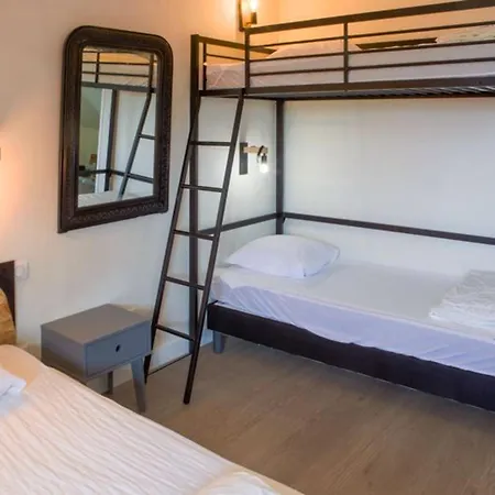 Maison Familiale Avec Piscine Chauffee, Salle De Jeux Et Grand Jardin - 5 Chambres, 15 Couchages * Changé