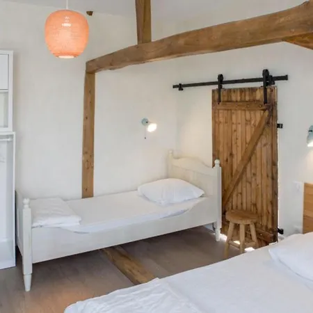 Landhuis Maison Familiale Avec Piscine Chauffee, Salle De Jeux Et Grand Jardin - 5 Chambres, 15 Couchages