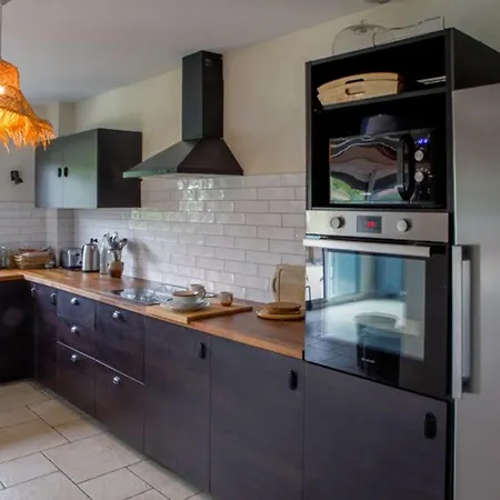 Maison Familiale Avec Piscine Chauffee, Salle De Jeux Et Grand Jardin - 5 Chambres, 15 Couchages * Changé