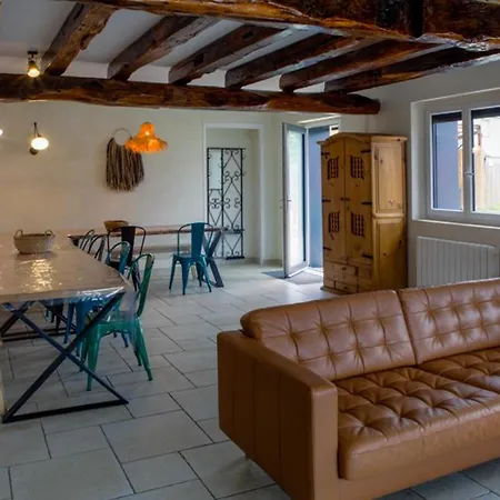 Landhuis Maison Familiale Avec Piscine Chauffee, Salle De Jeux Et Grand Jardin - 5 Chambres, 15 Couchages