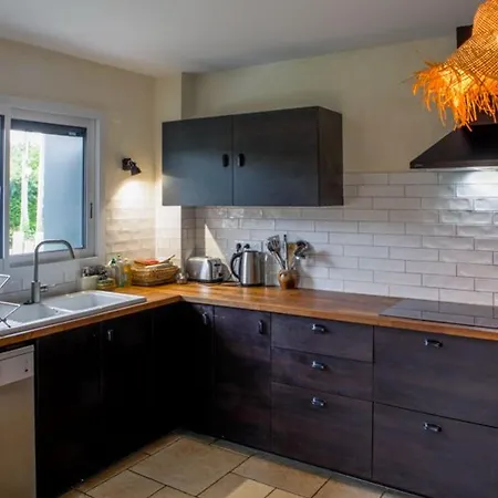 Casa vacanze Changé, 6 Pièces, 15 Personnes - Fr-1-410-340 Changé