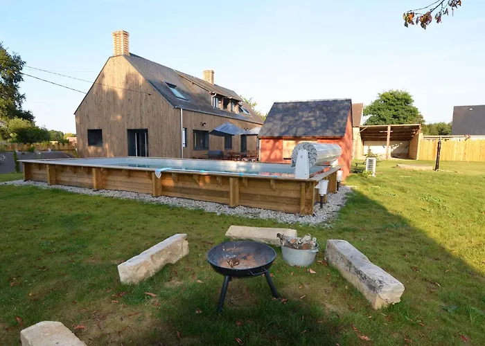 Maison Familiale Avec Piscine Chauffee, Salle De Jeux Et Grand Jardin - 5 Chambres, 15 Couchages - Fr-1-410-340 בית נופש *