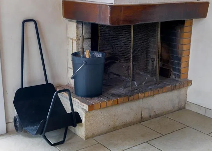 Maison Familiale Avec Piscine Chauffee, Salle De Jeux Et Grand Jardin - 5 Chambres, 15 Couchages - Fr-1-410-340 בית נופש Changé