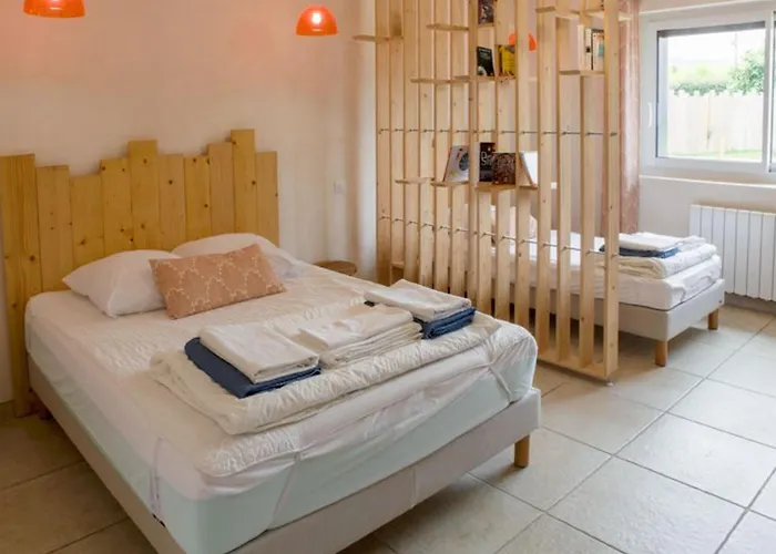 Maison Familiale Avec Piscine Chauffee, Salle De Jeux Et Grand Jardin - 5 Chambres, 15 Couchages - Fr-1-410-340